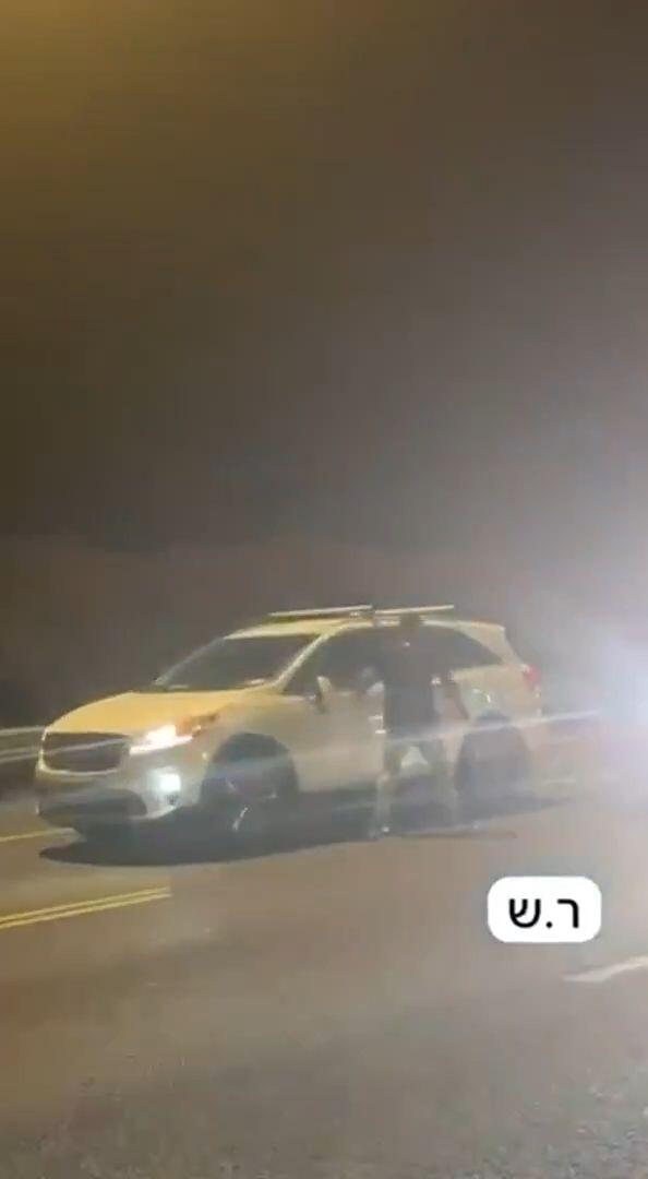קטטה פרצה בין נהגים בכביש 1, המשטרה: "זוהה חשוד, הוא יזומן לחקירה עוד היום"