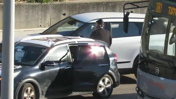 חרדים התעמתו עם נהגים באזור קריית אונו: "אחד הוציא שוט והיכה בדלת של אוטובוס"