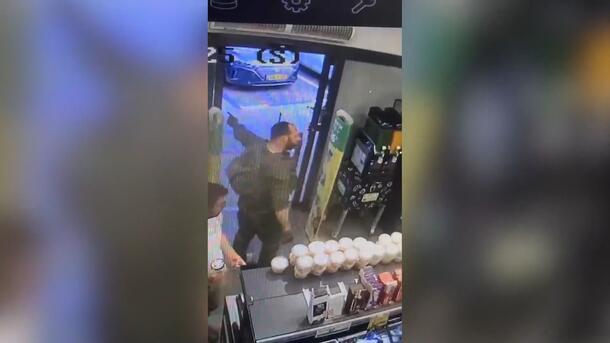עשרות מפגינים מול עיריית ב"ש בקריאה להדיח את הסגן שנאשם בתקיפת בדואים