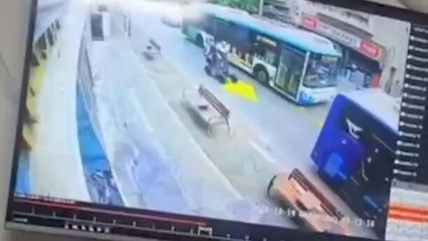 כבאות והצלה מעדכנים: 5 פועלים יצאו מהבניין בת"א לפני שקרס