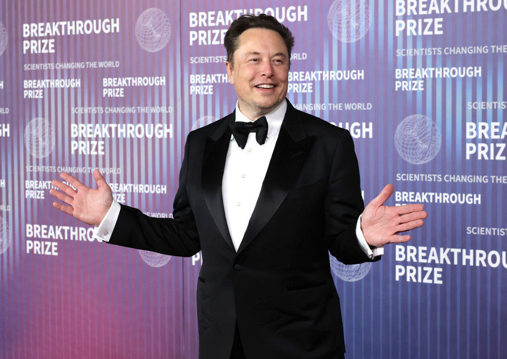 Elon Musk's chaotic family dynamics: 14 kids, 4 mothers and parental  alienation